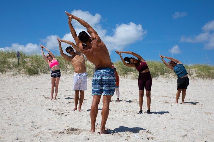 Expérience de yoga sur la plage à Miami Beach