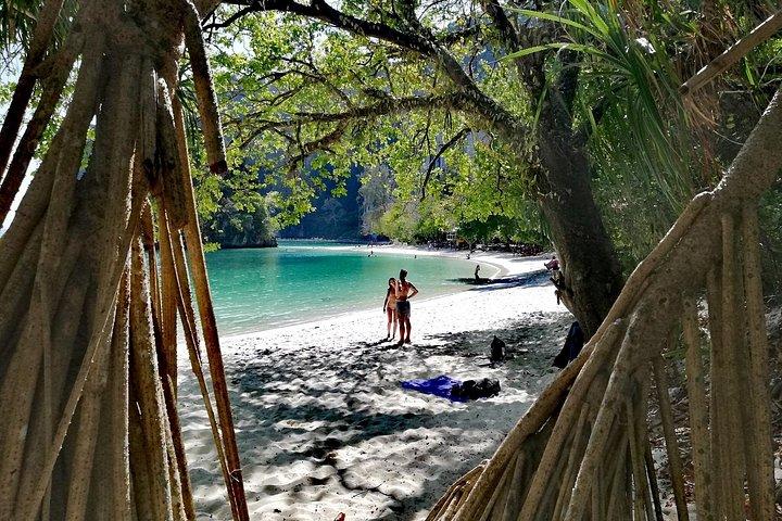 Koh Hong Private Tour from Krabi by Speedboat