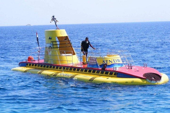カイロからアイン・エル・ソフナの紅海へのリラックスした日帰りツアー