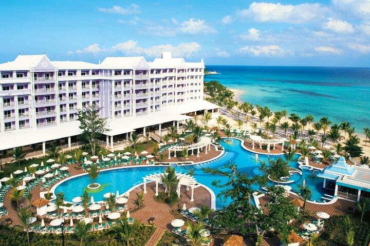 Transfer privado do aeroporto para o RIU Ocho Rios Resort