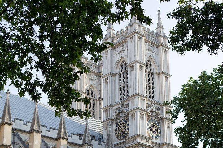 The Life & Legacy of Queen Elizabeth II-A Royal Private Tour