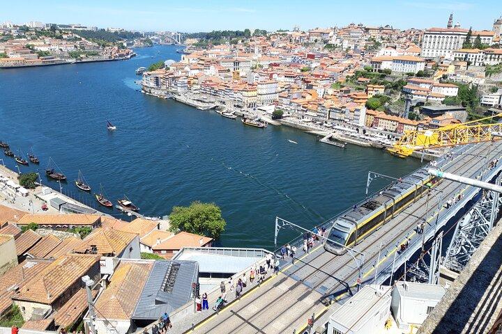 Porto Privétransfer van/naar de luchthaven met 2 uur minitour (1 - 3 personen)