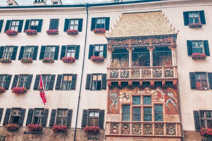 Tour autoguidato di 1 ora e mezza di Innsbruck: storie emozionanti, luoghi fotografici e dessert
