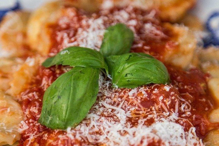 カプリでの家庭料理教室とワインペアリング