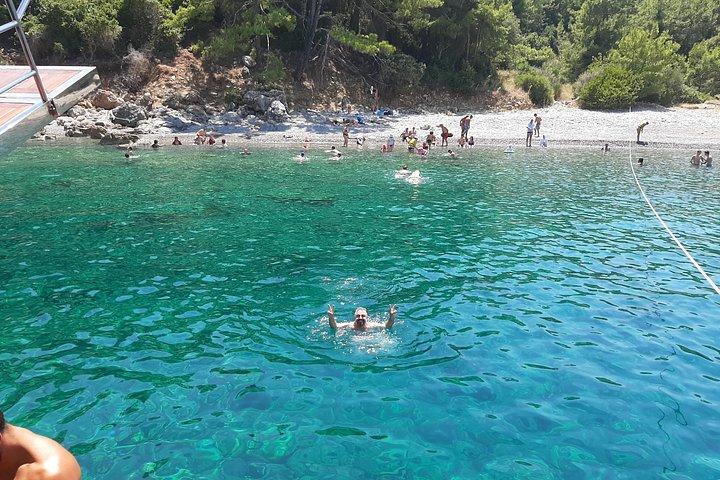 マルマリスでの半日ガラス底半潜水艦クルーズ
