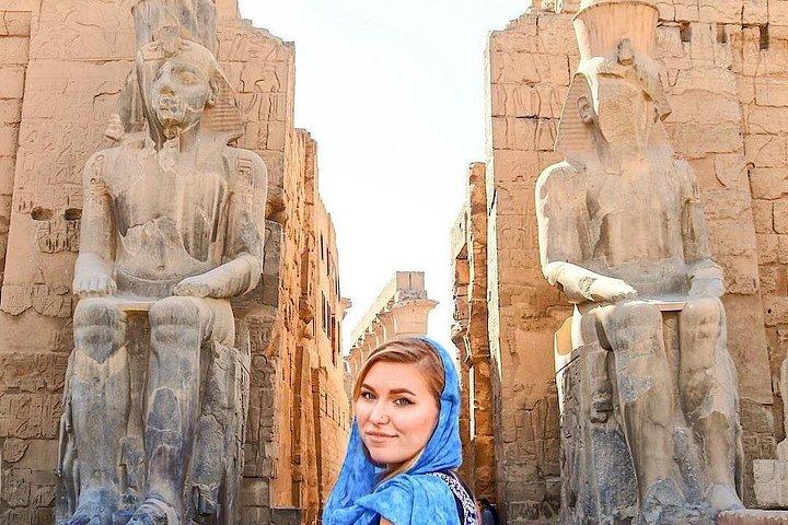 ハルガダからルクソール東部および西部の銀行への一泊旅行