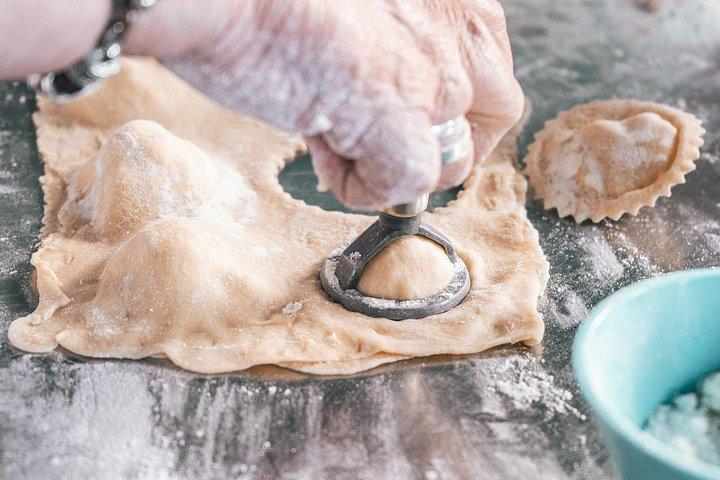 Authentic Pasta Cooking Class in Sorrento with Wine