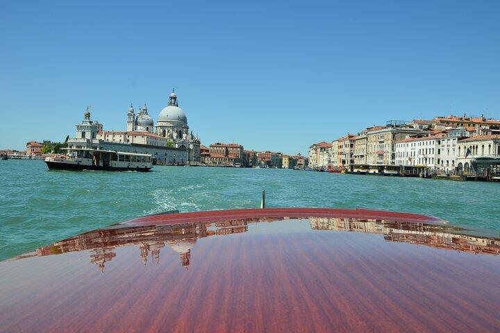 Tour 1 HRS Gran Canal com barco de luxo