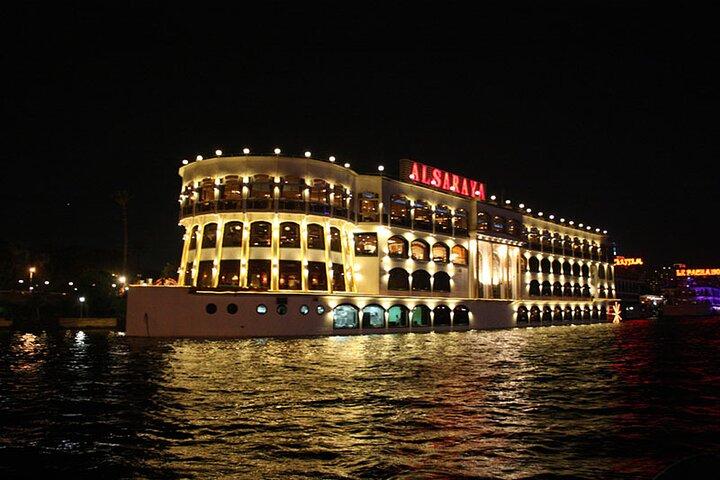 Nile Dinner Cruise no Cairo com Belly Dancing