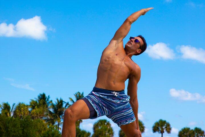 Strandyoga- og teoplevelse på South Beach