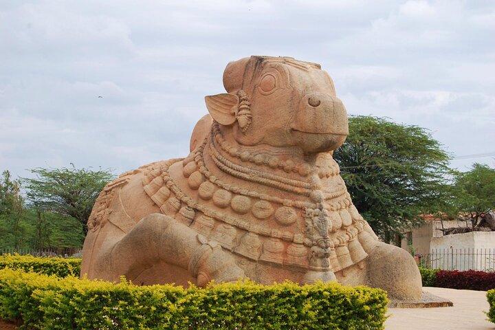 バンガロールからのレパクシ寺院日帰りツアー