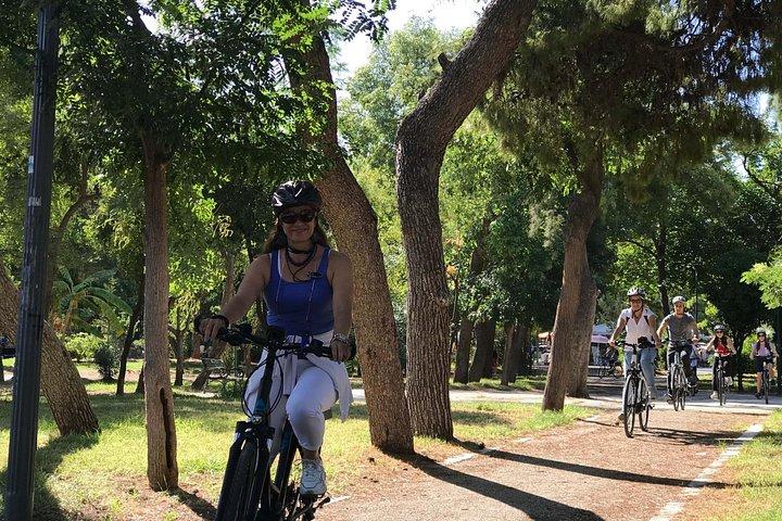 Punti salienti di Atene in e-bike: tour storico per piccoli gruppi