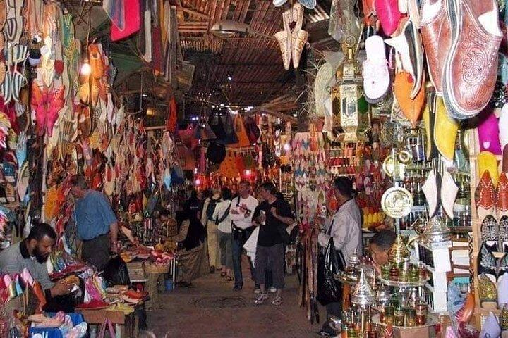 Tour guiado de día completo a Marrakech desde Casablanca con paseo en camello
