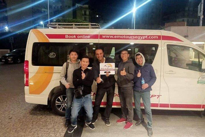 ギザのピラミッド旧カイロ シタデルとバザールへの日帰り旅行