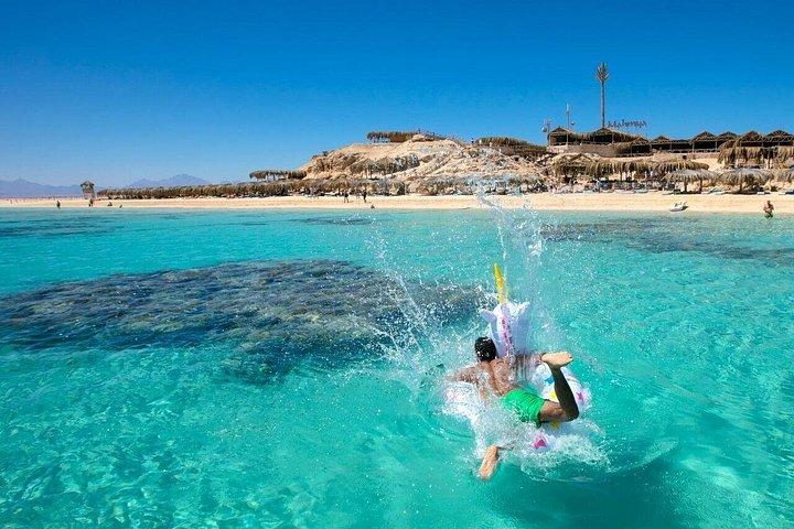ハルガダからマフマヤ、ギフトン諸島へのシュノーケリングクルーズ