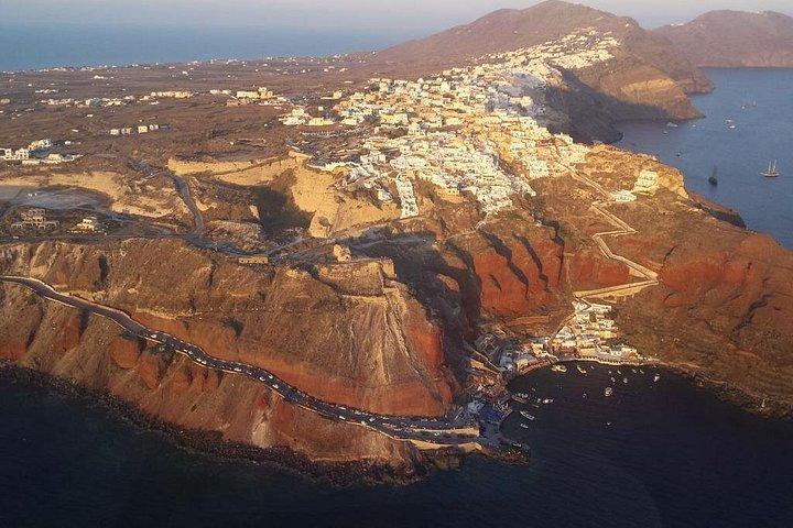Santorini: 30-min Private Helicopter Sightseeing Flight