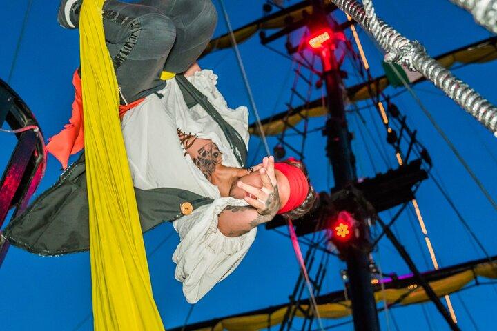 Piratenschiff: Abendessen bei Sonnenuntergang mit Show in Los Cabos