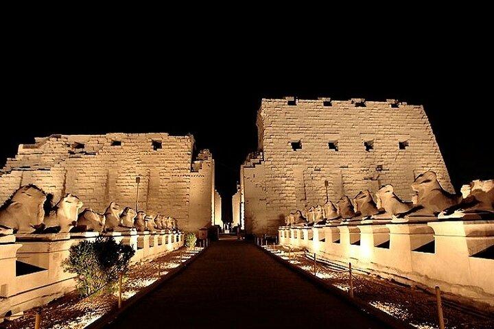 Geluids- en lichtshow in de Karnak-tempel vanuit Luxor
