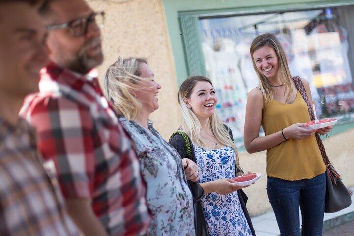 Sabor de Cancún: recorrido por comida callejera, mercado local y murales urbanos