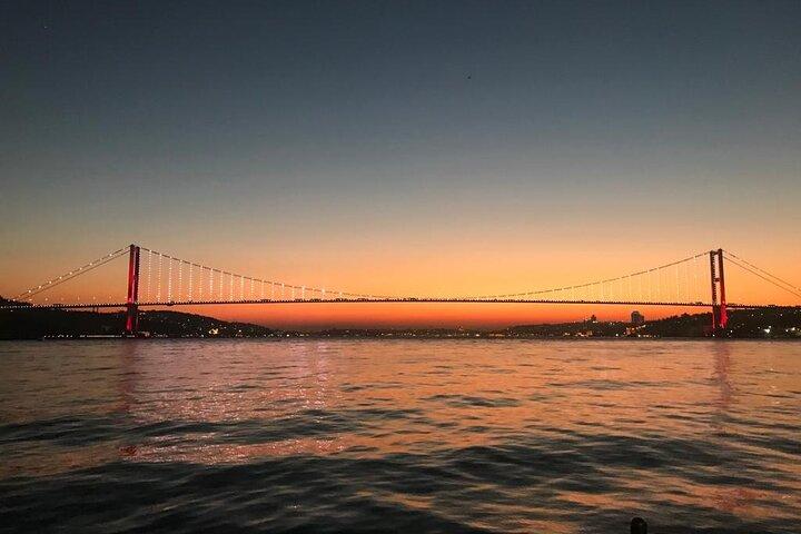 Istanbul Bosphorus Dinner Cruise and Turkish Night Show