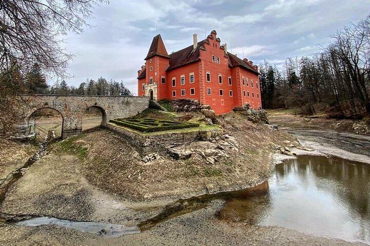 8 Stunden Two Catles Private Tour mit dem Auto: Hluboká und Red Lhota