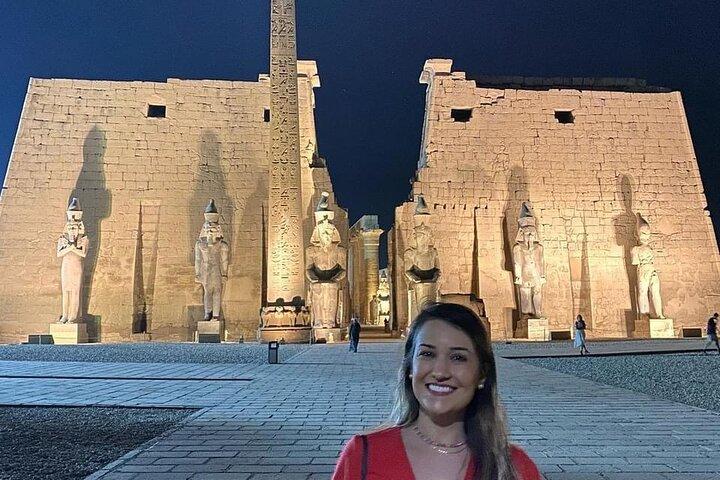 Durante la noche en Luxor, visite Cisjordania y Cisjordania y Air Balloon.