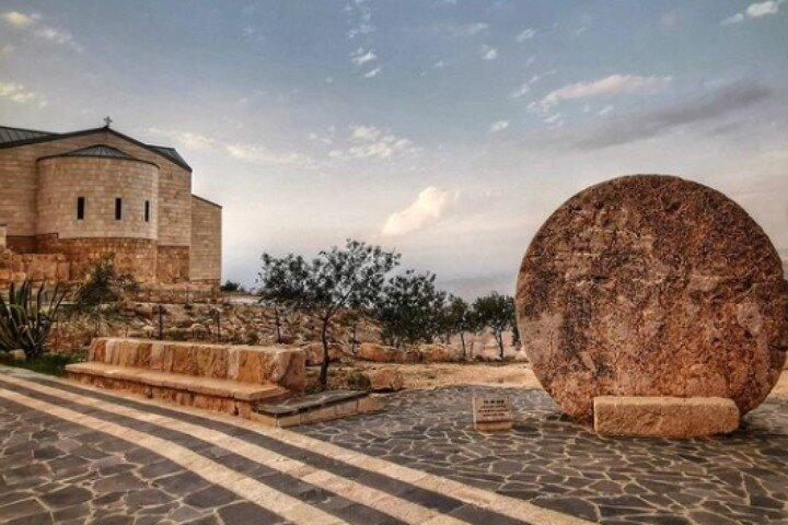 Tour de un día a Madaba, Monte Nebo y Mar Muerto desde Amman