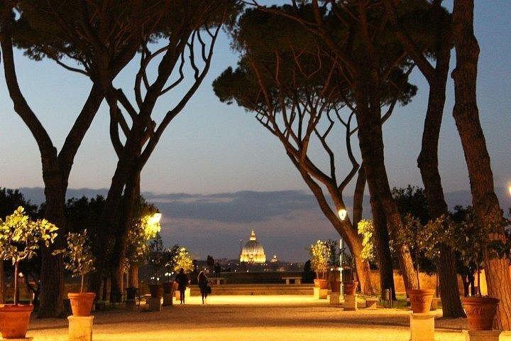ドライバーと一緒にローマのプライベートツアーを発見 - 3時間