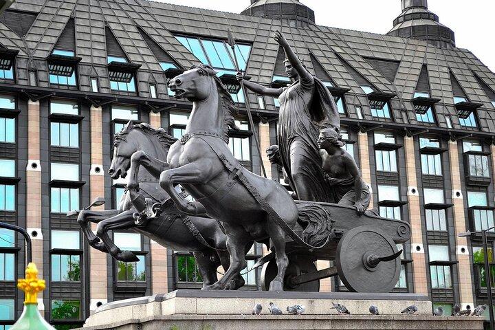 ウィンストン チャーチルと第二次世界大戦中のロンドンを巡るウォーキング ツアー