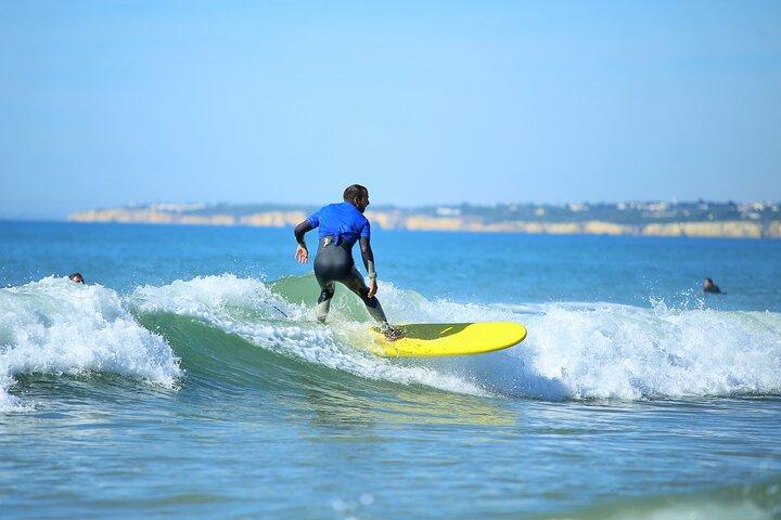 Albufeira: Sjov surflektion ved Galé Beach