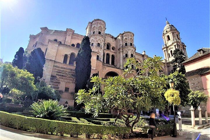 Private Tagestour in Malaga mit Hotel oder Landabholung von Marbella
