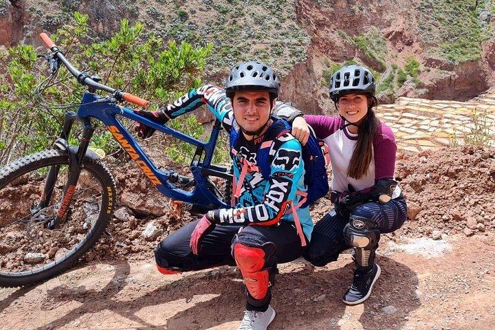 クスコ発セイクリッドバレー・マラス・モライ・プライベートバイクツアー