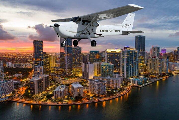 Eagles Air Tour: Privater 45-minütiger Rundflug durch Miami