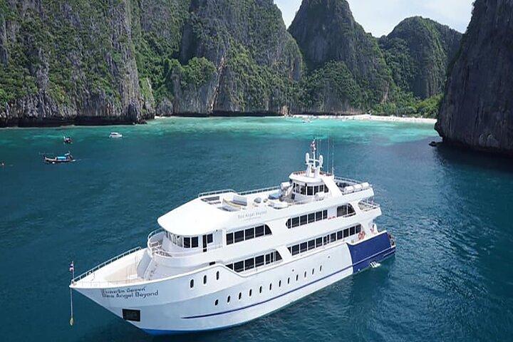 Phuket a Phi Phi en crucero con almuerzo y snorkel