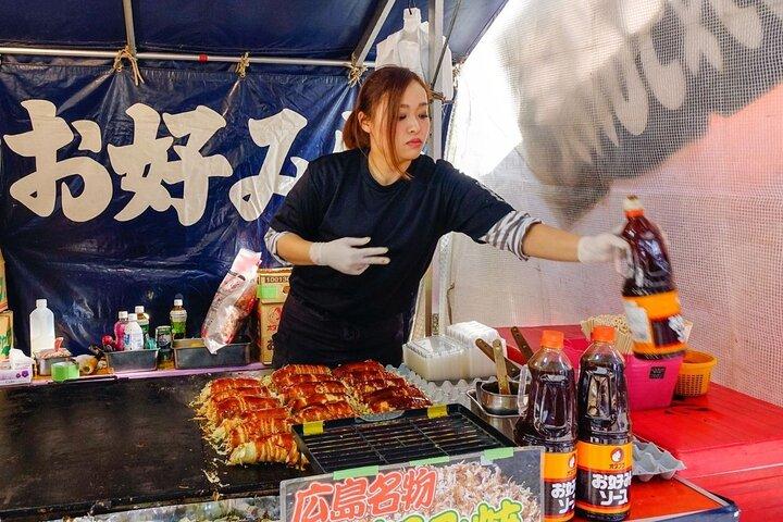 地元の食通との広島フード ツアー、100% パーソナライズ & プライベート