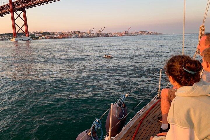 2 Stunden Lissabon Sonnenuntergang und Wein Segeltour