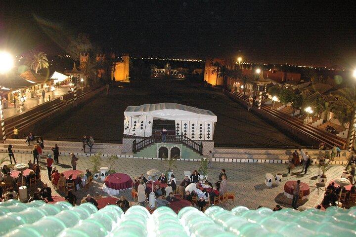 Cena e spettacolo marocchini al ristorante Fantasia di Marrakech