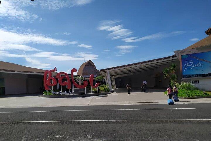 Trasferimento di arrivo privato: aeroporto di Bali a Kuta, Legian, Seminyak e Nusa Dua