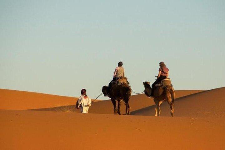 2 dages privat tur til Merzouga-ørkenen fra Ouarzazate LuxuryCamp