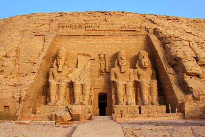 Excursion d'une journée aux temples Abu Simbel et Philae au départ d'Assouan