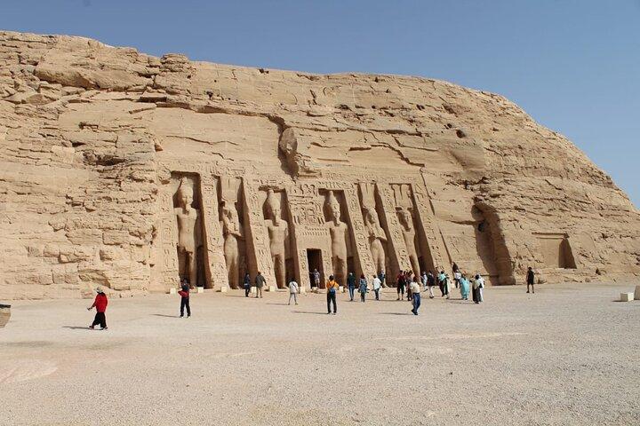 Excursion d'une journée aux temples Abu Simbel et Philae au départ d'Assouan