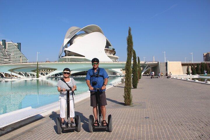 Visite privée du port de Valence en Segway