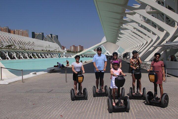 Visite privée du port de Valence en Segway