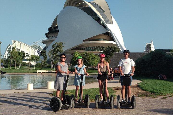 Visite privée en Segway de la Cité des Arts et des Sciences