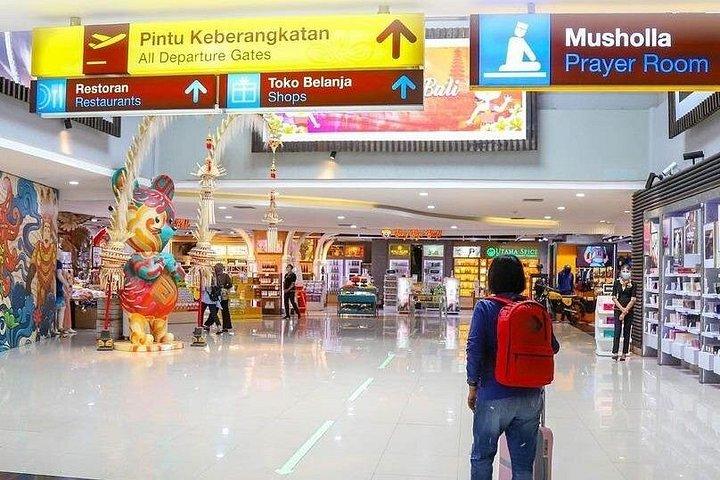 プライベート出発トランスファー：空港クタ、レギャン、スミニャック、ヌサドゥアへのホテル