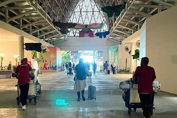 Ankunftstransfer vom Flughafen Bali nach Sanur oder Ubud