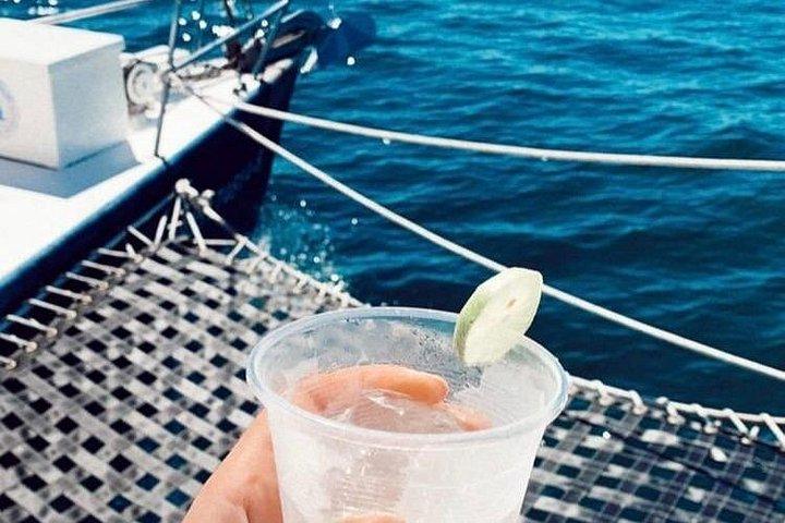 カボ・サンルーカス・サンセットクルーズ（オープンバー＆スナック付）