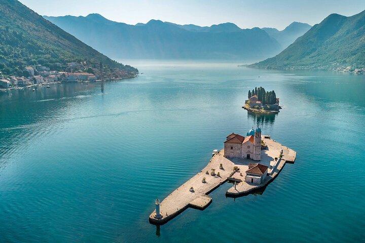 Tour privato della città vecchia di Lady of the Rocks e Perast (fino a 5 persone)