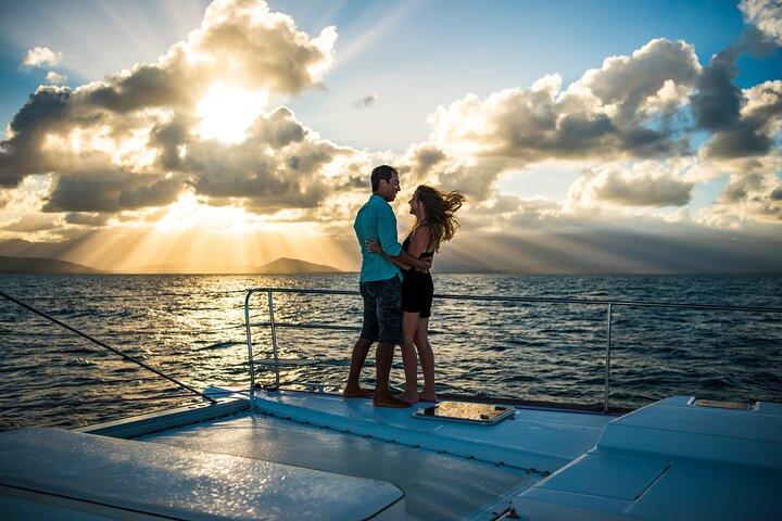 Cruzeiro à vela por do sol de Port Douglas