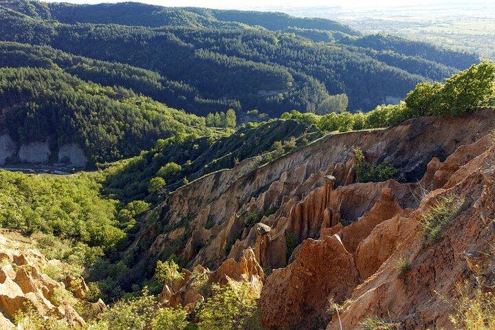 Road Trip Bulgaria™、リラ修道院とストブ ピラミッドへの GPS & オーディオ ガイド付き